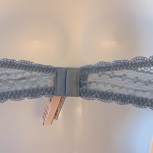 Victoria’s Secret Blue Lace Halter Bralette - Picture 4 of 8
